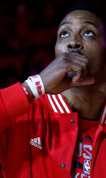 Rockets' Dwight Howard playing in Game 2 despite sprained knee